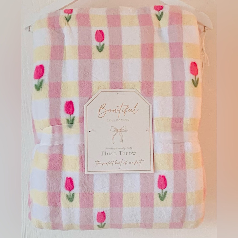 Bowtiful Collection Spring Tulips Floral Checked Throw Blanket